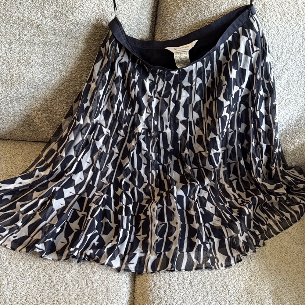 MaxMara Chiffon Silk Blend Geometric Printed Flowy Neutral Pleated Midi Skirt